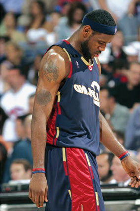 悬念陡增 悬念陡增